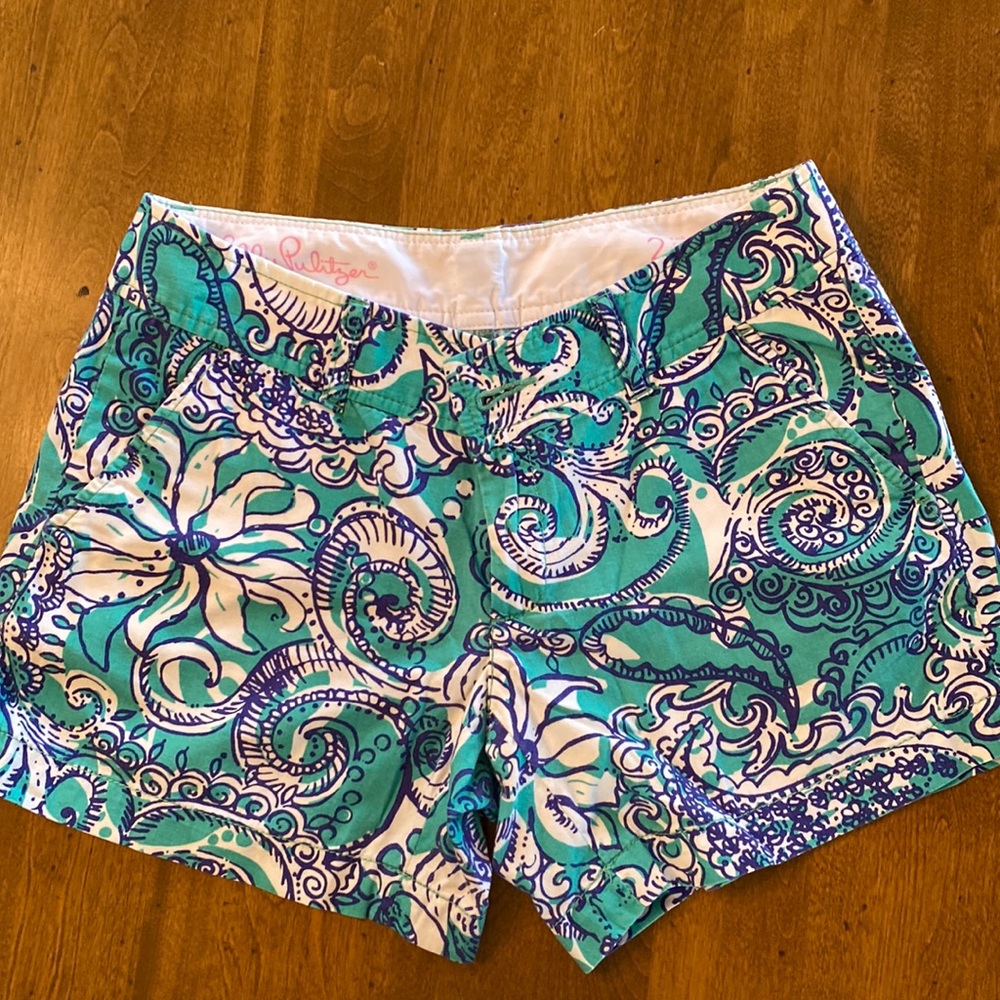 Very pretty! Beautiful navy and green color!